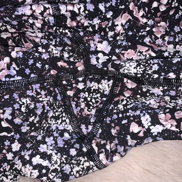 Lululemon leggings floral spritz multi NWOT - Picture 10 of 10